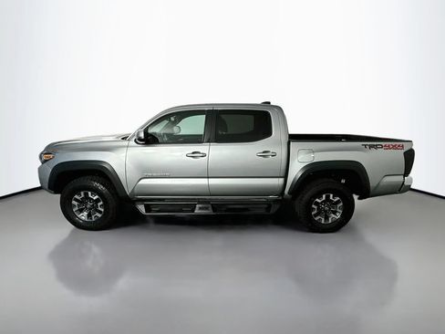 Used 2022 Toyota Tacoma TRD Off-Road AWD/4WD image 4