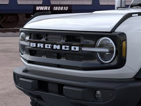 New 2026 Ford Bronco Outer Banks w/ Sasquatch Package AWD/4WD image 19