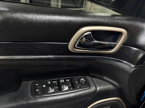 Used 2015 Jeep Grand Cherokee Summit AWD/4WD image 15