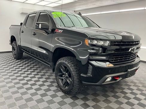 Used 2022 Chevrolet Silverado 1500 LT Trail Boss w/ LT Trail Boss Premium Package AWD/4WD image 3