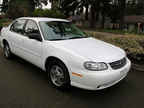 Used 2004 Chevrolet Malibu Classic image 2