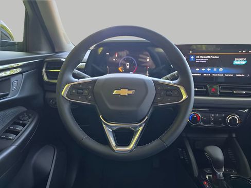New 2026 Chevrolet TrailBlazer LT w/ LT Cold Weather Package FWD image 15