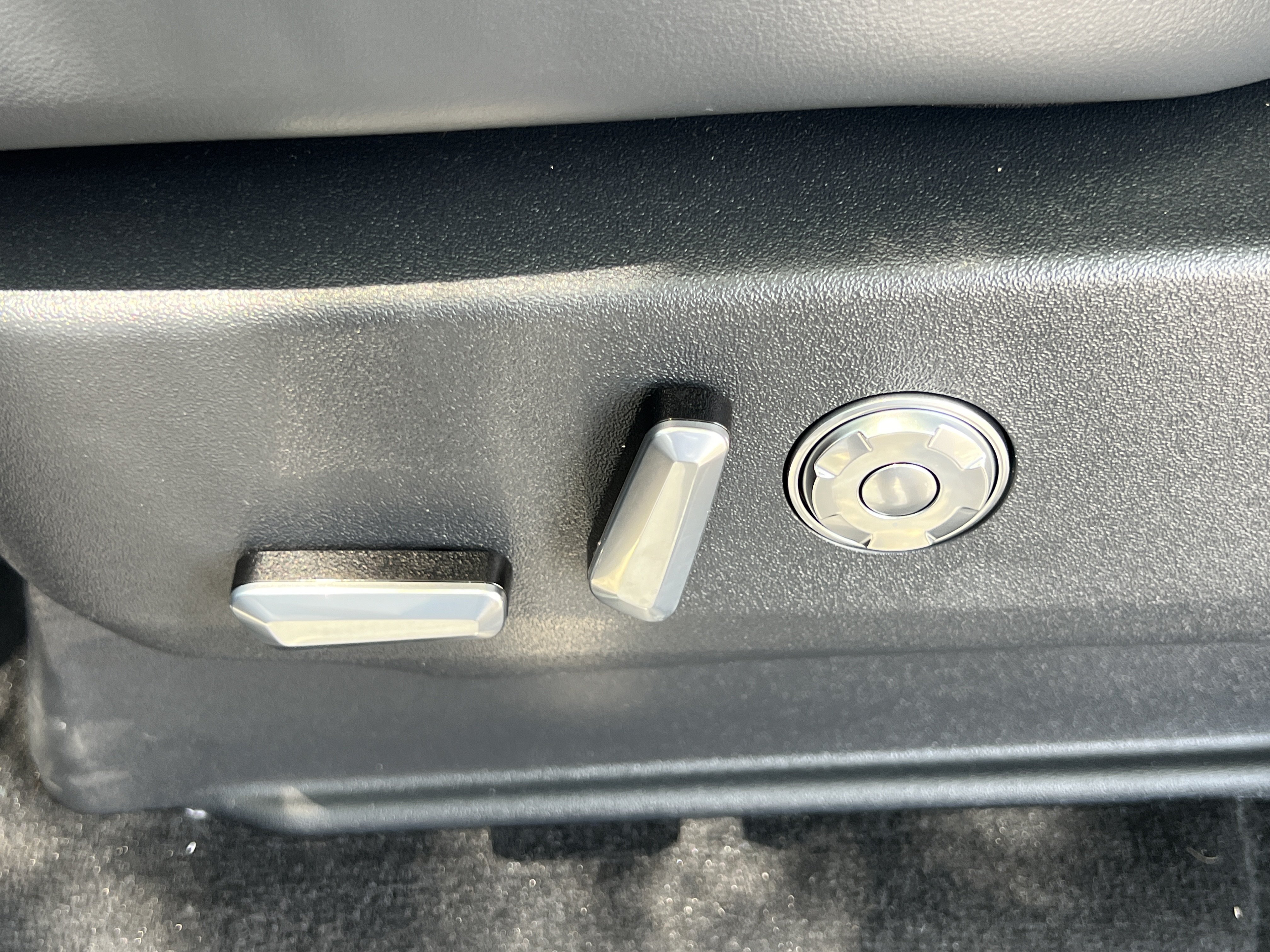 New 2027 Lincoln Navigator Premiere RWD image 18