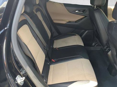 Used 2025 Chevrolet Equinox ACTIV w/ Safety and Technology Package FWD image 19