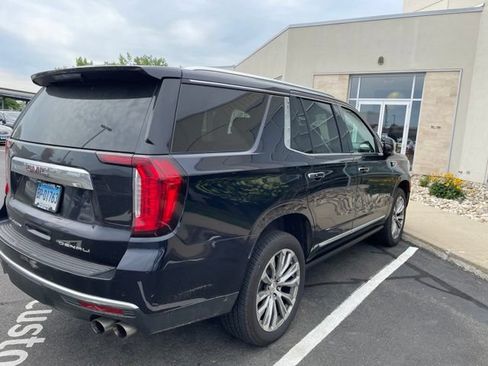 Used 2021 GMC Yukon Denali w/ Denali Premium Package AWD/4WD image 3