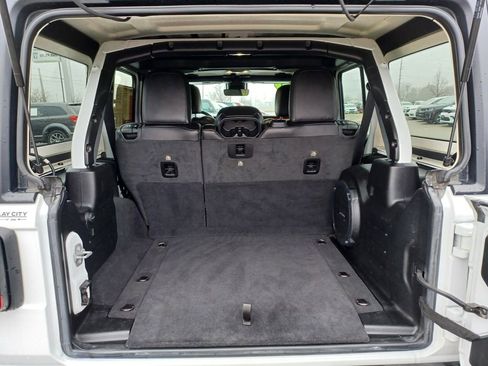 Used 2021 Jeep Wrangler Unlimited Rubicon w/ Xtreme Recon 35" Tire Package image 9