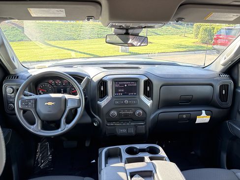 Used 2026 Chevrolet Silverado 1500 Custom AWD/4WD image 23