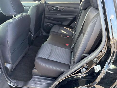Certified 2020 Nissan Rogue SV FWD image 23