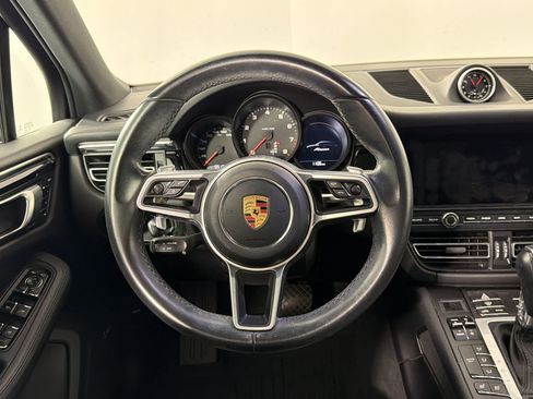 Used 2020 Porsche Macan AWD/4WD image 21