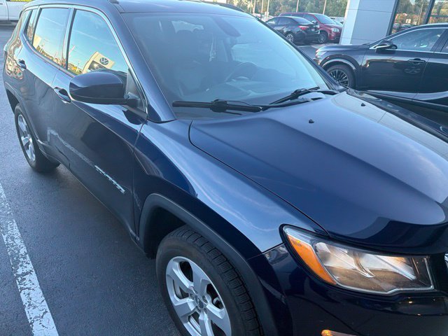 Used 2019 Jeep Compass Latitude w/ Popular Equipment Group AWD/4WD image 2