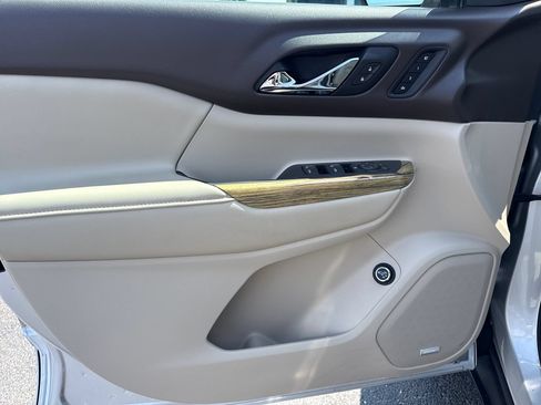 Used 2018 GMC Acadia Denali w/ LPO, Cargo Package FWD image 16