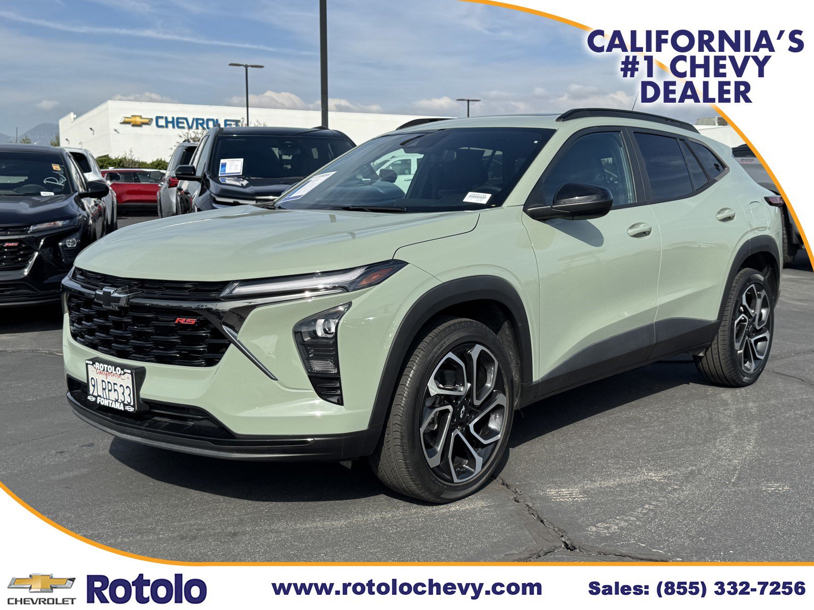 Used 2024 Chevrolet Trax RS w/ Sunroof Package FWD image 3