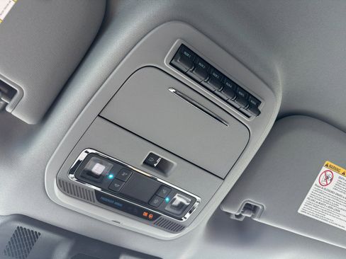 New 2025 Ford F250 Lariat w/ Lariat Ultimate Package image 17