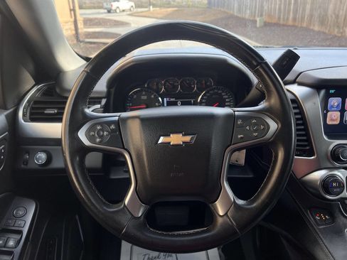 Used 2016 Chevrolet Suburban LT image 22