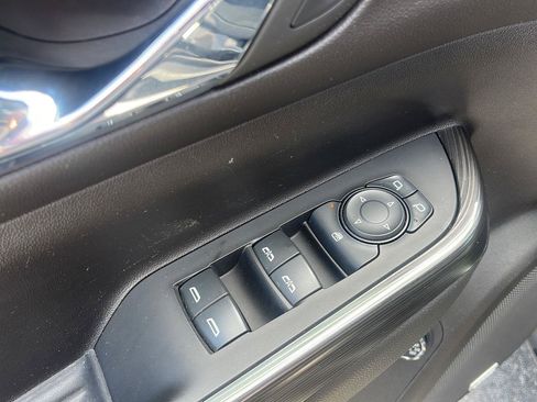 Used 2023 GMC Acadia SLT AWD/4WD image 15