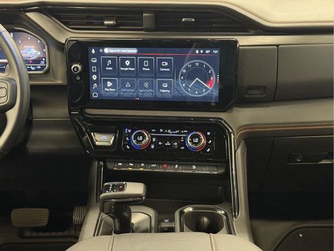Used 2025 GMC Sierra 1500 AT4 w/ AT4 Premium Package AWD/4WD image 34