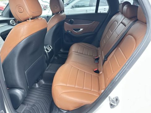 Used 2022 Mercedes-Benz GLC 300 image 4