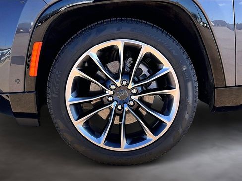 Used 2023 Jeep Wagoneer Series III w/ Premium Group I image 8