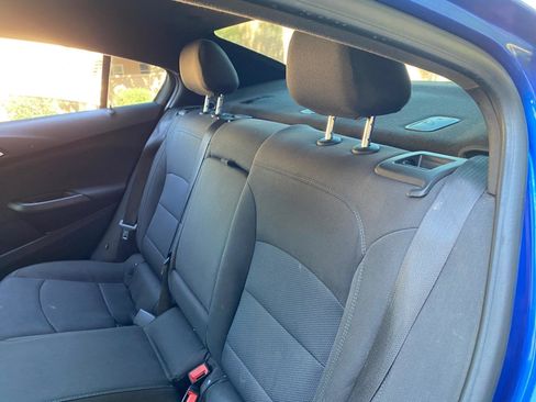 Used 2019 Chevrolet Cruze LT w/ Convenience Package FWD image 37