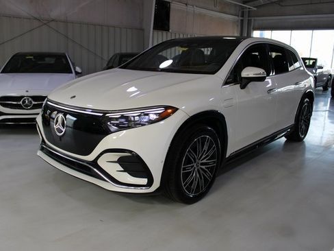 Used 2023 Mercedes-Benz EQS 580 4MATIC SUV image 43