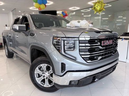 Used 2025 GMC Sierra 1500 SLT AWD/4WD image 3