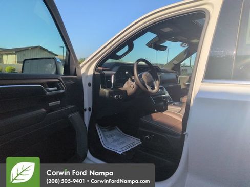 Used 2023 GMC Sierra 1500 Denali w/ Denali Reserve Package AWD/4WD image 9