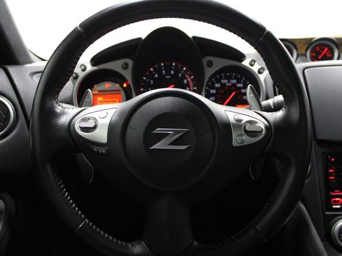 Used 2012 Nissan 370Z Roadster RWD image 21