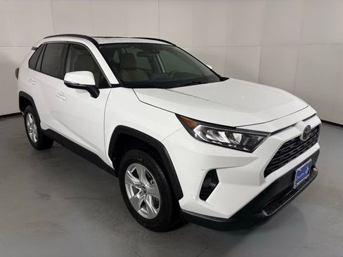 Used 2021 Toyota RAV4 XLE image 2