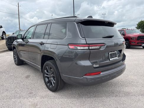 New 2026 Jeep Grand Cherokee L Limited AWD/4WD image 4