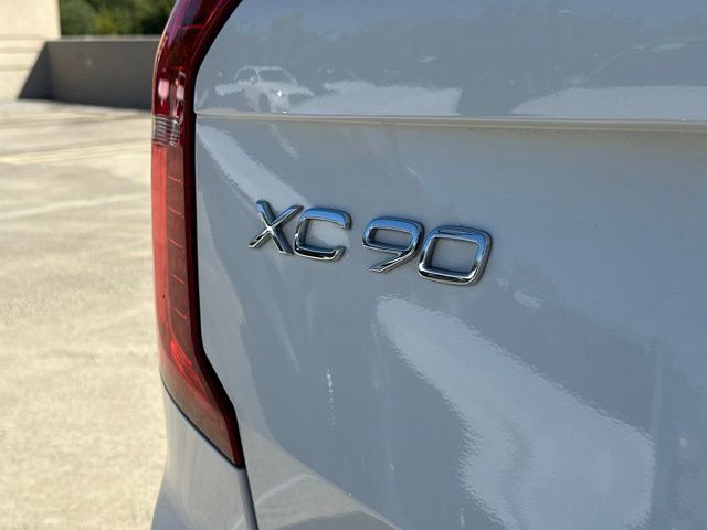 Certified 2025 Volvo XC90 T8 Plus AWD/4WD image 39