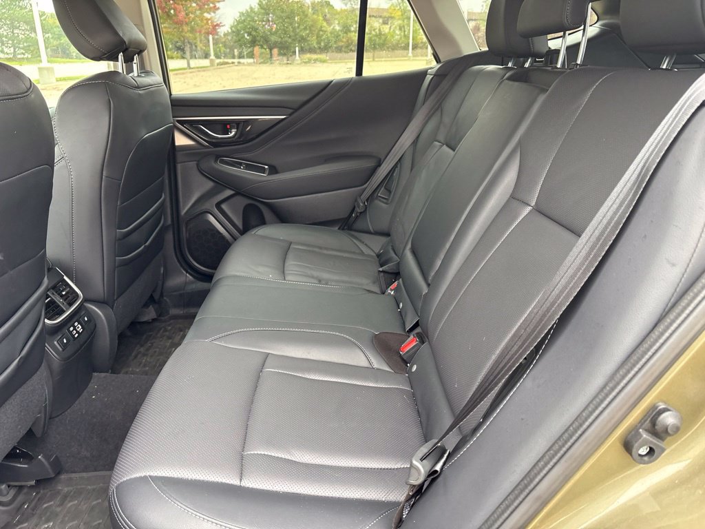 Used 2025 Subaru Outback Limited AWD/4WD image 18
