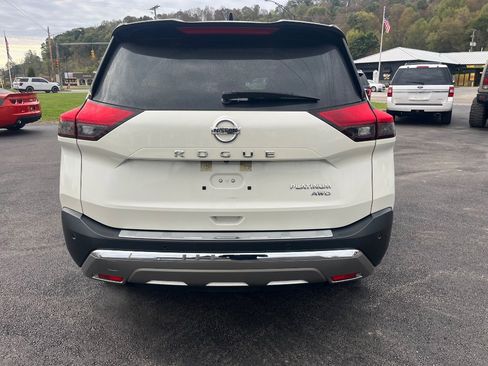 Used 2021 Nissan Rogue Platinum image 5