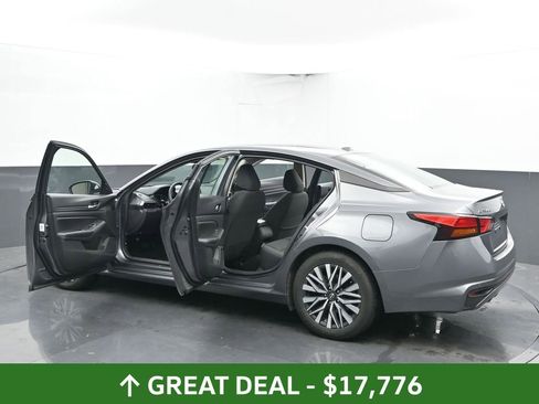 Used 2024 Nissan Altima 2.5 SV image 58