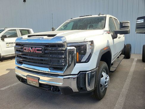 New 2026 GMC Sierra 3500 Pro w/ Convenience Package image 2