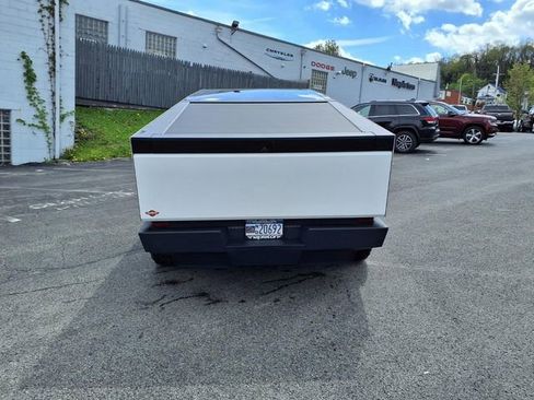 Used 2024 Tesla Cybertruck AWD Crew Cab image 7