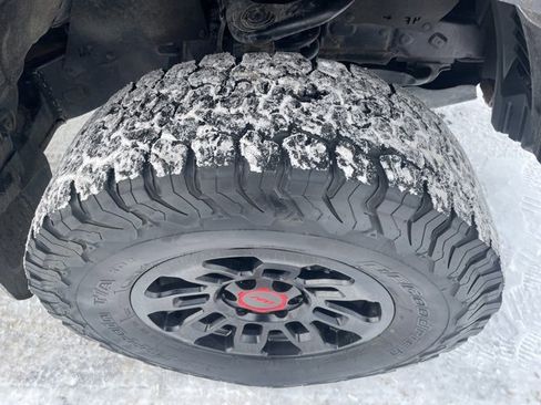 Used 2020 Toyota Tacoma TRD Sport image 11