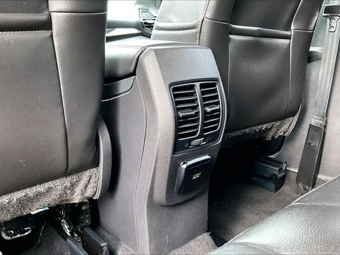 Used 2017 Ford Escape Titanium AWD/4WD image 36
