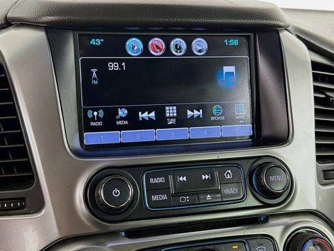 Used 2018 Chevrolet Suburban LT image 21