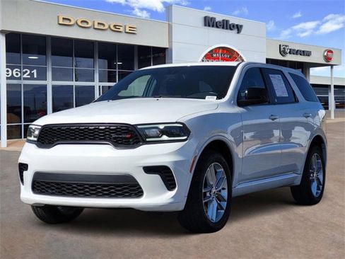 Used 2023 Dodge Durango GT image 2