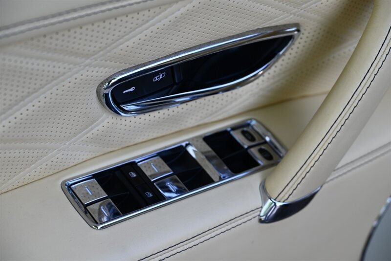 Used 2014 Bentley Flying Spur W12 AWD/4WD image 44