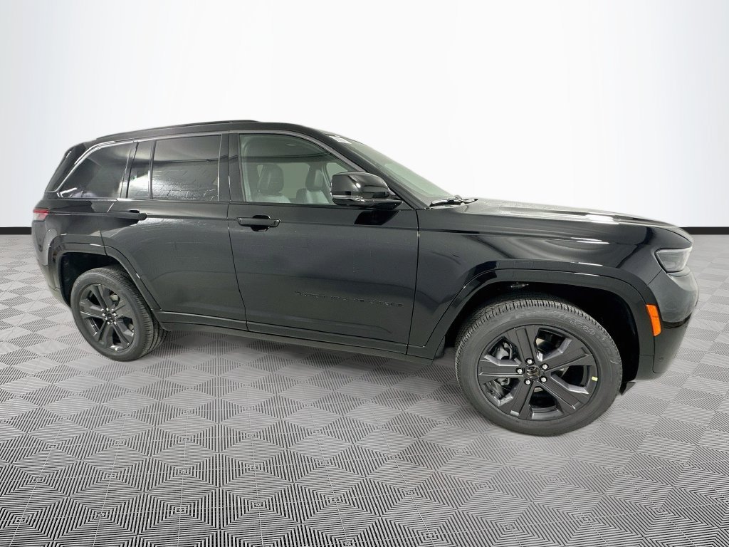 New 2027 Jeep Grand Cherokee Limited AWD/4WD image 3