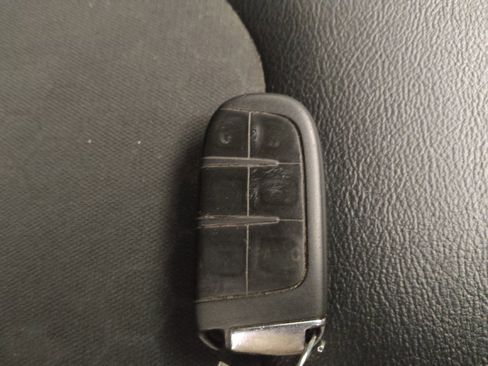 Used 2019 Jeep Compass Latitude w/ Popular Equipment Group AWD/4WD image 32
