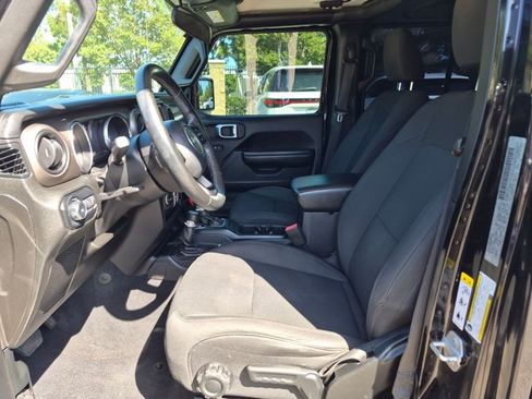 Used 2018 Jeep Wrangler Unlimited Sport S AWD/4WD image 16