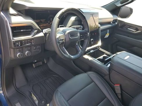 Used 2026 GMC Yukon Denali w/ Denali Reserve Package AWD/4WD image 6