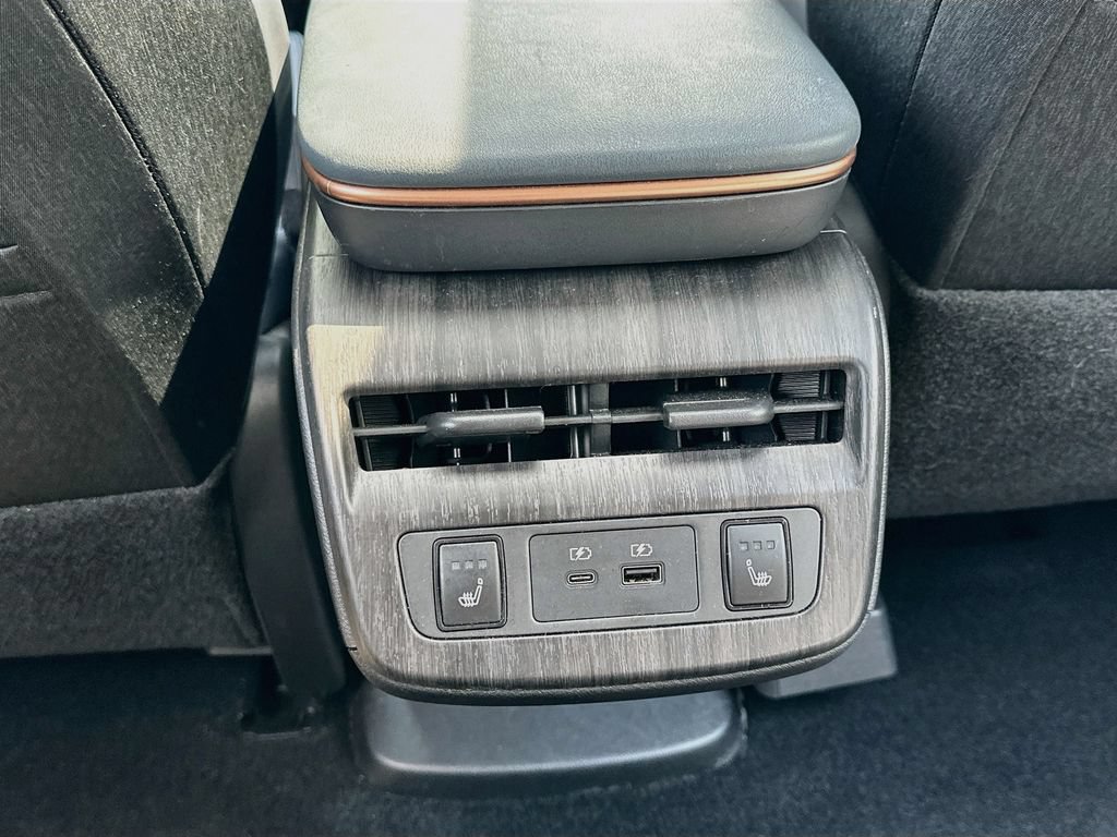Used 2024 Nissan Ariya AWD image 27