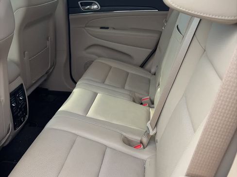 Used 2020 Jeep Grand Cherokee Limited w/ Luxury Group II image 13