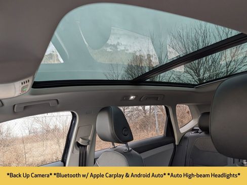 Used 2023 Volkswagen Taos SE image 4