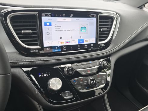 New 2026 Chrysler Pacifica Limited w/ S Appearance Package image 31