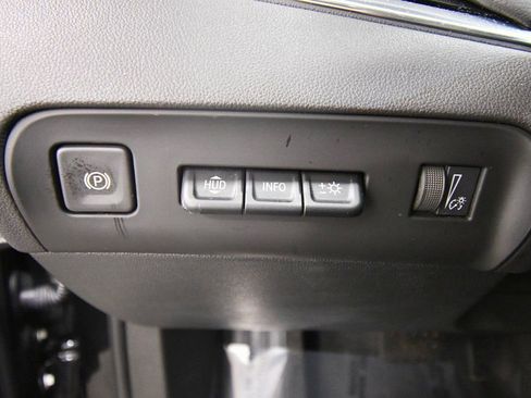 Used 2023 Buick Enclave Avenir image 20