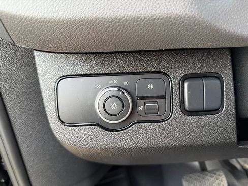 Used 2024 Mercedes-Benz Sprinter 2500 image 13